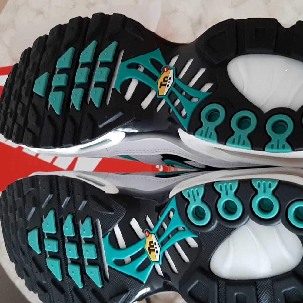 Nike Air Max Plus - Picture 8 of 8